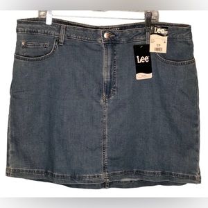 NWT! Lee Jean skirt / skorts. Plus size 22M. Mid rise, regular fit.